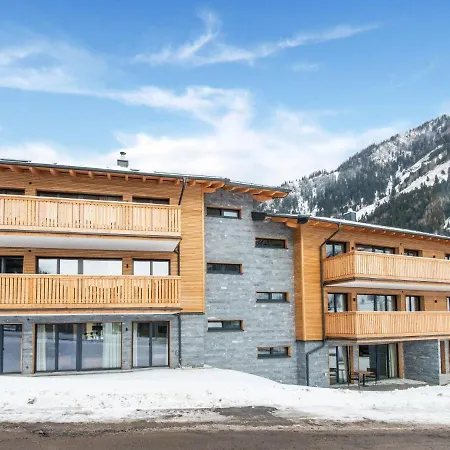 Golden Lodges With Parking Appartement