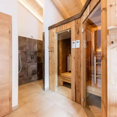 Golden Lodges With Parking Appartement
